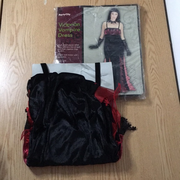 New Womens Victorian Vampire Halloween Costume size Small/Medium Fit size 6-8 - Picture 1 of 12